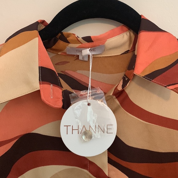 Verge Girl Longline Button Down - Picture 2 of 5